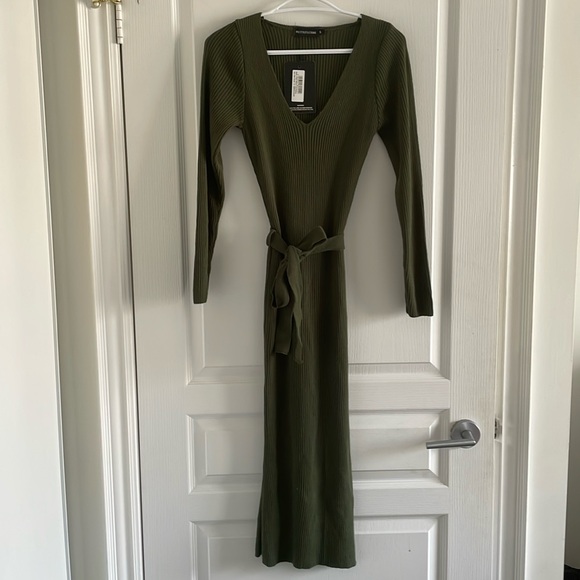 Pretty Little Thing Maxi Dress - Picture 1 of 6